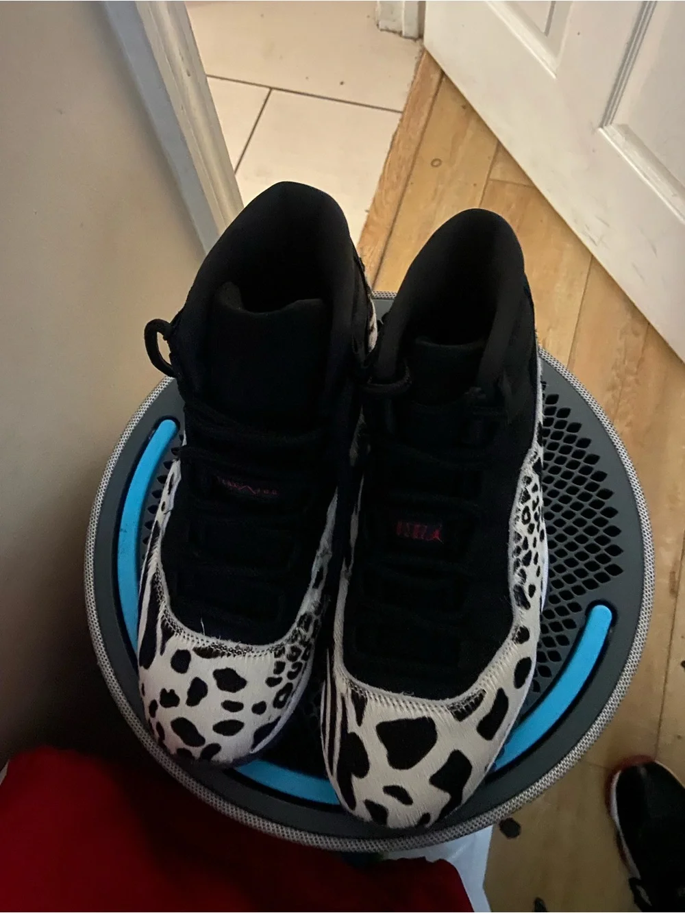 Jordan Men's White and Black Low-Top Sneakers